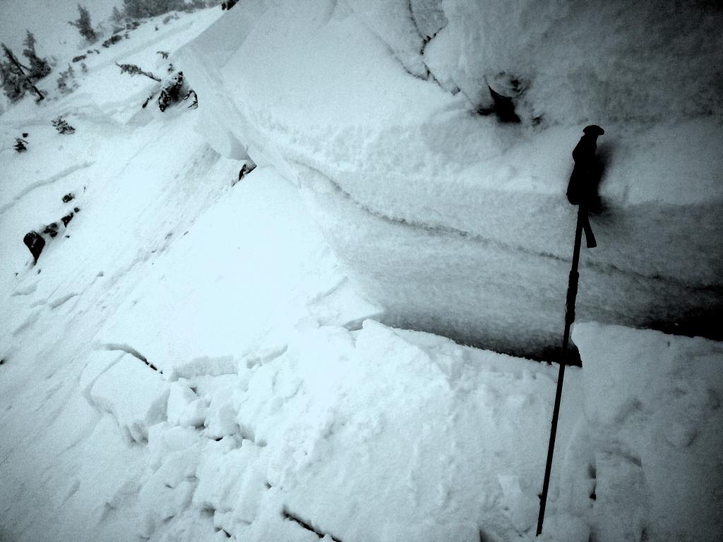  Closeup of the <a href="/avalanche-terms/crown-face" title="The top fracture surface of a slab avalanche. Usually smooth, clean cut, and angled 90 degrees to the bed surface." class="lexicon-term">crown</a>. 