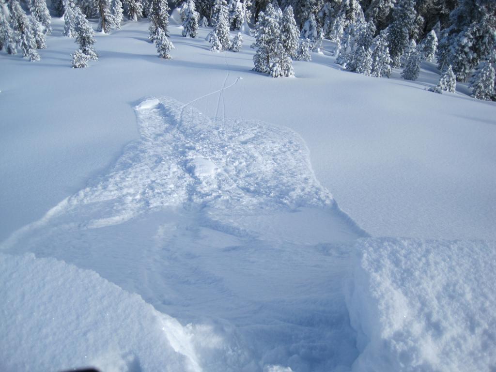  Ski kicks on test slopes mainly resulted in loose dry <a href="/avalanche-terms/avalanche" title="A mass of snow sliding, tumbling, or flowing down an inclined surface." class="lexicon-term">avalanches</a> (sluffs). 