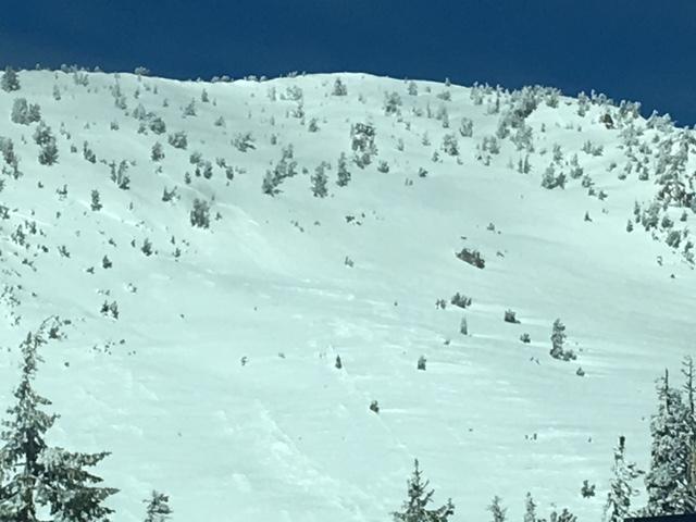  Incline Lake Peak.  SE <a href="/avalanche-terms/aspect" title="The compass direction a slope faces (i.e. North, South, East, or West.)" class="lexicon-term">aspect</a>, 9200&#039;. 