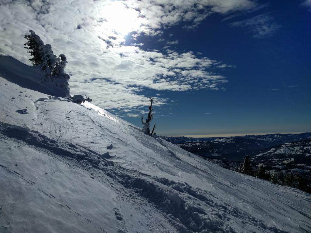  Exposed ice crusts along the Castle Peak ridgeline 