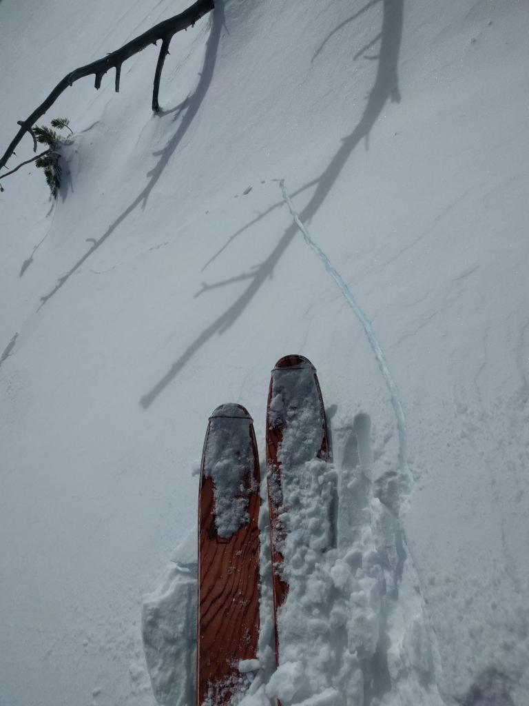  Small crack on a previously undercut <a href="/avalanche-terms/wind-loading" title="The added weight of wind drifted snow." class="lexicon-term">wind loaded</a> SE facing test slope @ 9900 ft. 