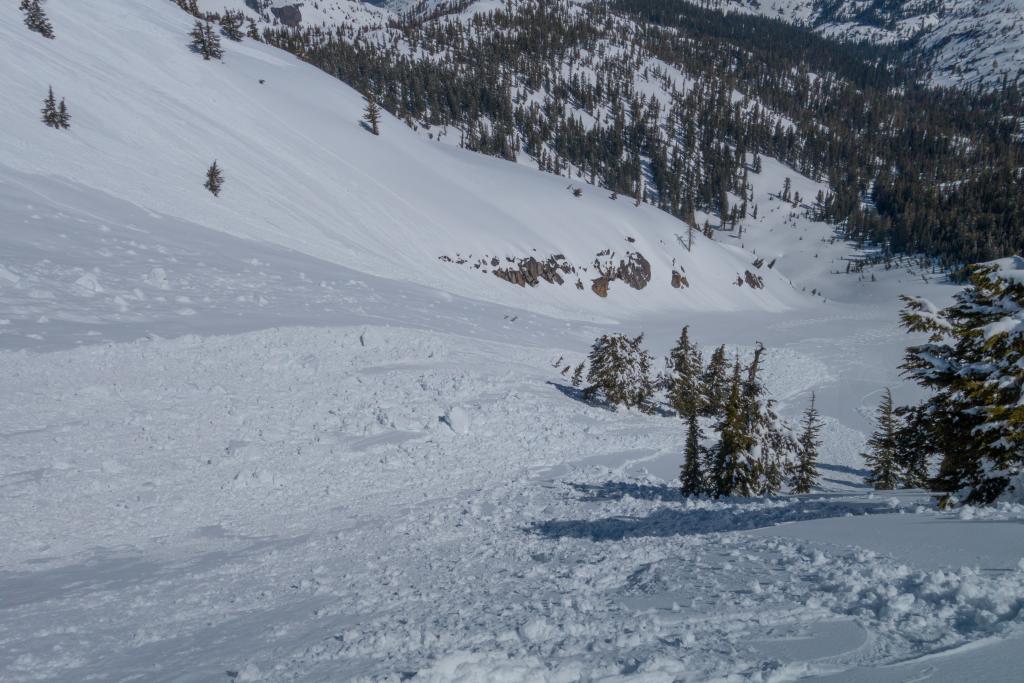  <a href="/avalanche-terms/cornice" title="A mass of snow deposited by the wind, often overhanging, and usually near a sharp terrain break such as a ridge. Cornices can break off unexpectedly and should be approached with caution." class="lexicon-term">cornice</a> fall 