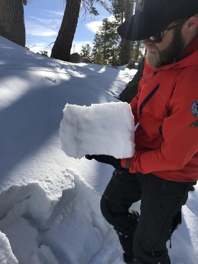  25cm thick <a href="/avalanche-terms/slab" title="A relatively cohesive snowpack layer." class="lexicon-term">slab</a> sitting on top of <a href="/avalanche-terms/faceted-snow" title="Angular snow with poor bonding created from large temperature gradients within the snowpack." class="lexicon-term">Facets</a>. 