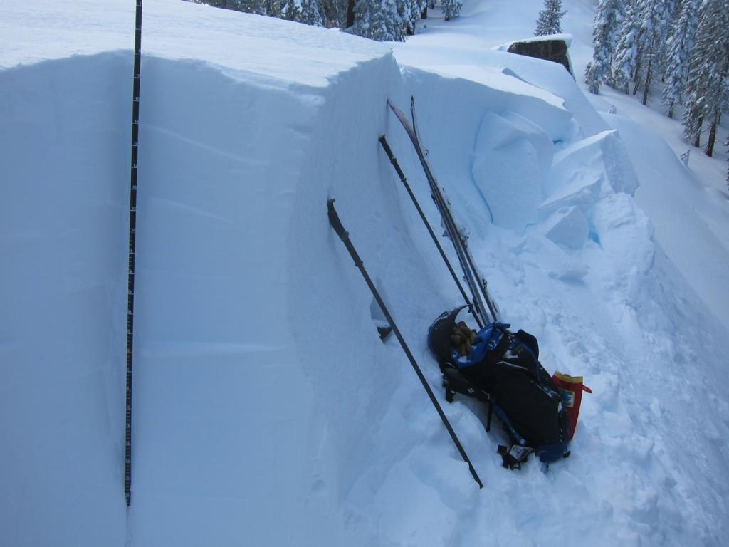  Highest point of <a href="/avalanche-terms/cornice" title="A mass of snow deposited by the wind, often overhanging, and usually near a sharp terrain break such as a ridge. Cornices can break off unexpectedly and should be approached with caution." class="lexicon-term">cornice</a> break was 120 cms. 