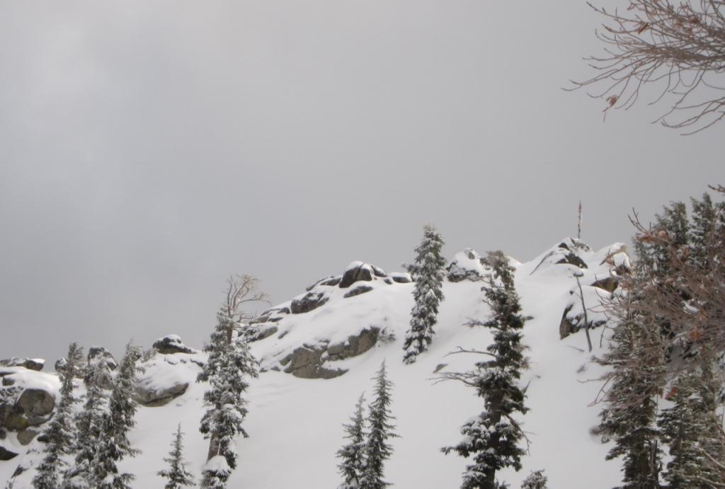  Small crowns from an apparently natural <a href="/avalanche-terms/avalanche" title="A mass of snow sliding, tumbling, or flowing down an inclined surface." class="lexicon-term">slides</a> below Flagpole Peak. 