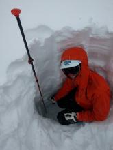 Pointing at the depth of non-refrozen wet snow all the way down to 120 cm.