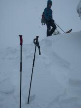 Wind slab cracking on an undercut test slope