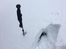 Small shooting cracks off of ski tips while skinning.