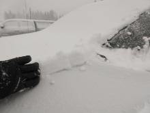 3 inches of snow on the hood of the truck after we returned from the tour. 