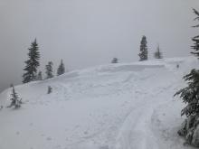 Test slope avalanche on small wind loaded cornice 