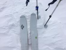 Wind scoured ridge with still some snow available for transport.  Ski pen 0, pole pen 6''.
