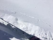 Minor cracking in newly forming wind slabs today.