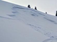 Single track leading into the slide, zigzaggy crown 