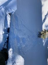 Little cohesive snow on a small cornice