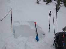 2.5 foot snowpack, stairstep on the left end of the column shows the upper near surface facet layer.