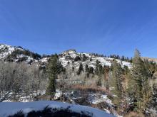 Minimal snow on solar aspects of Stevens peak.