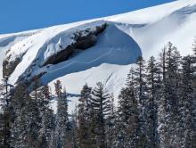 The only recent slab avalanche we saw today, on an E aspect of The Nipple