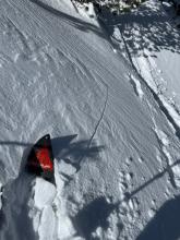 Close to 9000 feet there were many small wind slabs that easily produced cracks